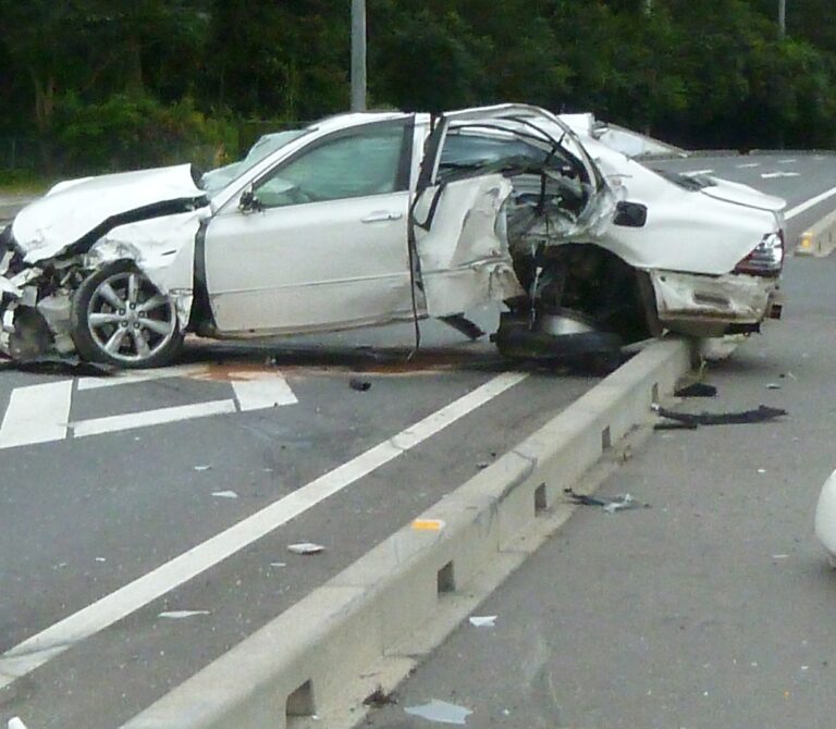 交通事故には最大限のご注意を